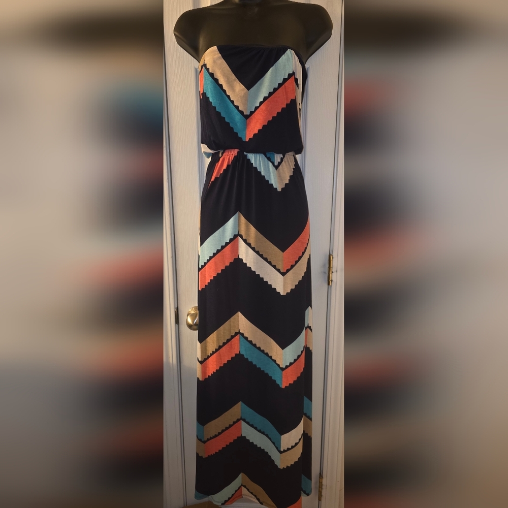Multicolor Chevron Strapless Maxi Dress - M